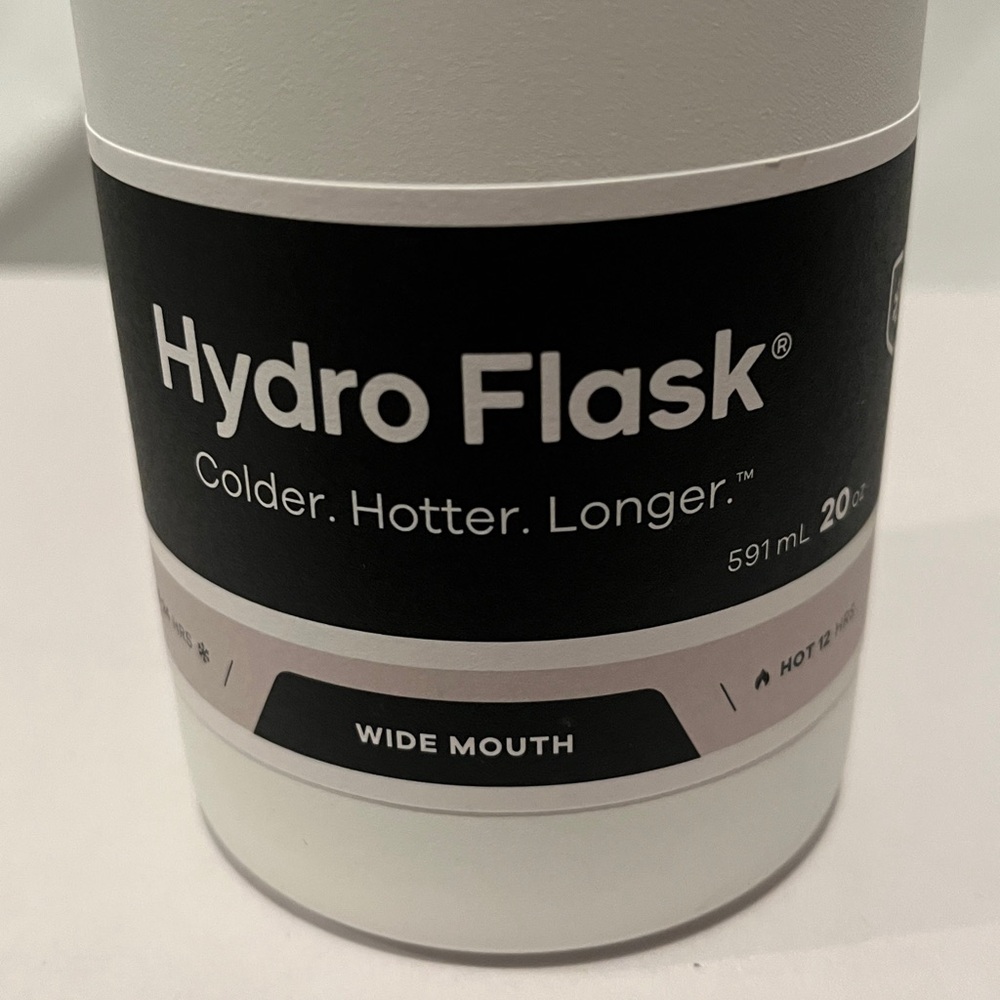 NWT Hydro Flask White Water Bottle 20 Ounces - Picture 4 of 9